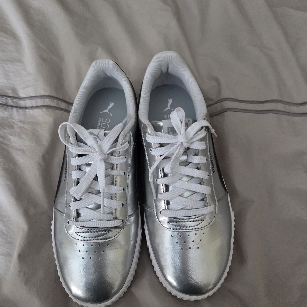 Rare , Discontinued Puma Silver Women's Sneakers